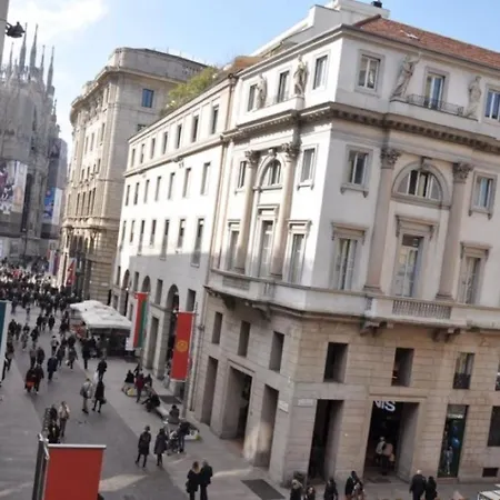 Duomo Intero ميلان